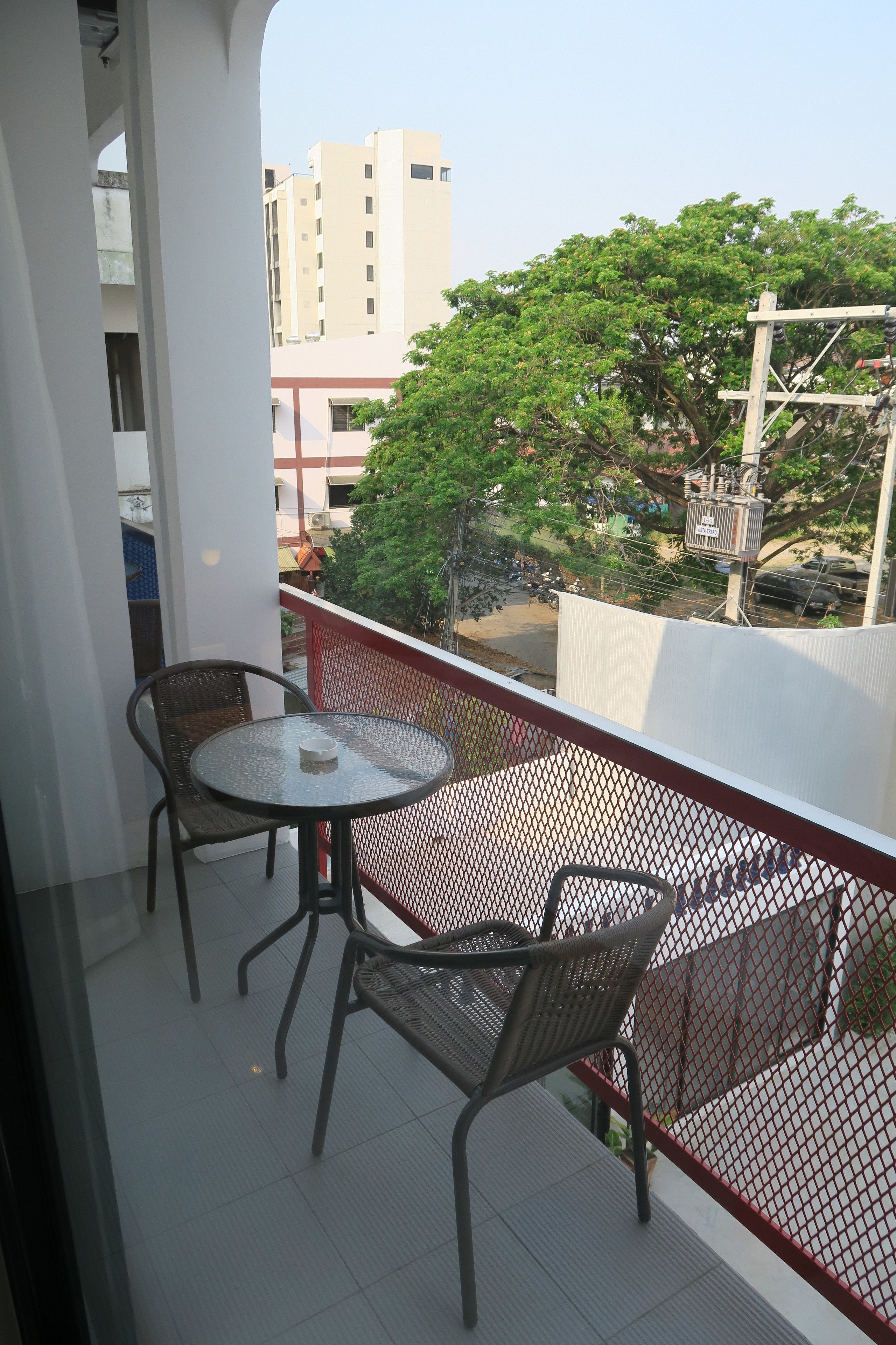 twin room, balcony | minibar, in-room safe, desk, blackout curtains