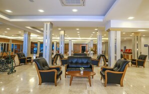 Lobby sitting area - Korat Hotel (Nakhon Ratchasima)