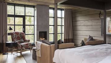 Double Room (Junior Suite with forest view) | 1 bedroom, in-room safe, individually decorated, individually furnished