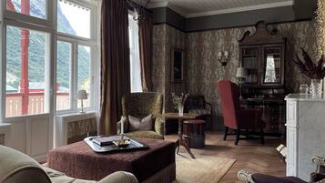 Suite – royal, hageutsikt | Wi-fi (inkludert)