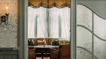 2 restaurants, breakfast, lunch, dinner served; Scandinavian cuisine