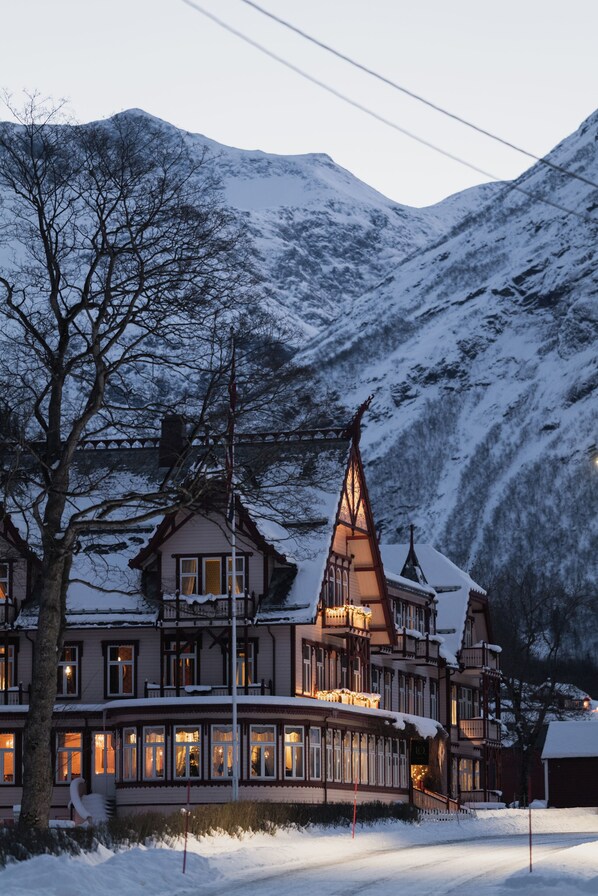 Fachada de la propiedad