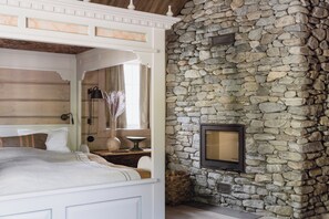 Traditional Suite, Garden View | Hypo-allergenic bedding, individually decorated, individually furnished - Hotel Union Øye (Orsta)