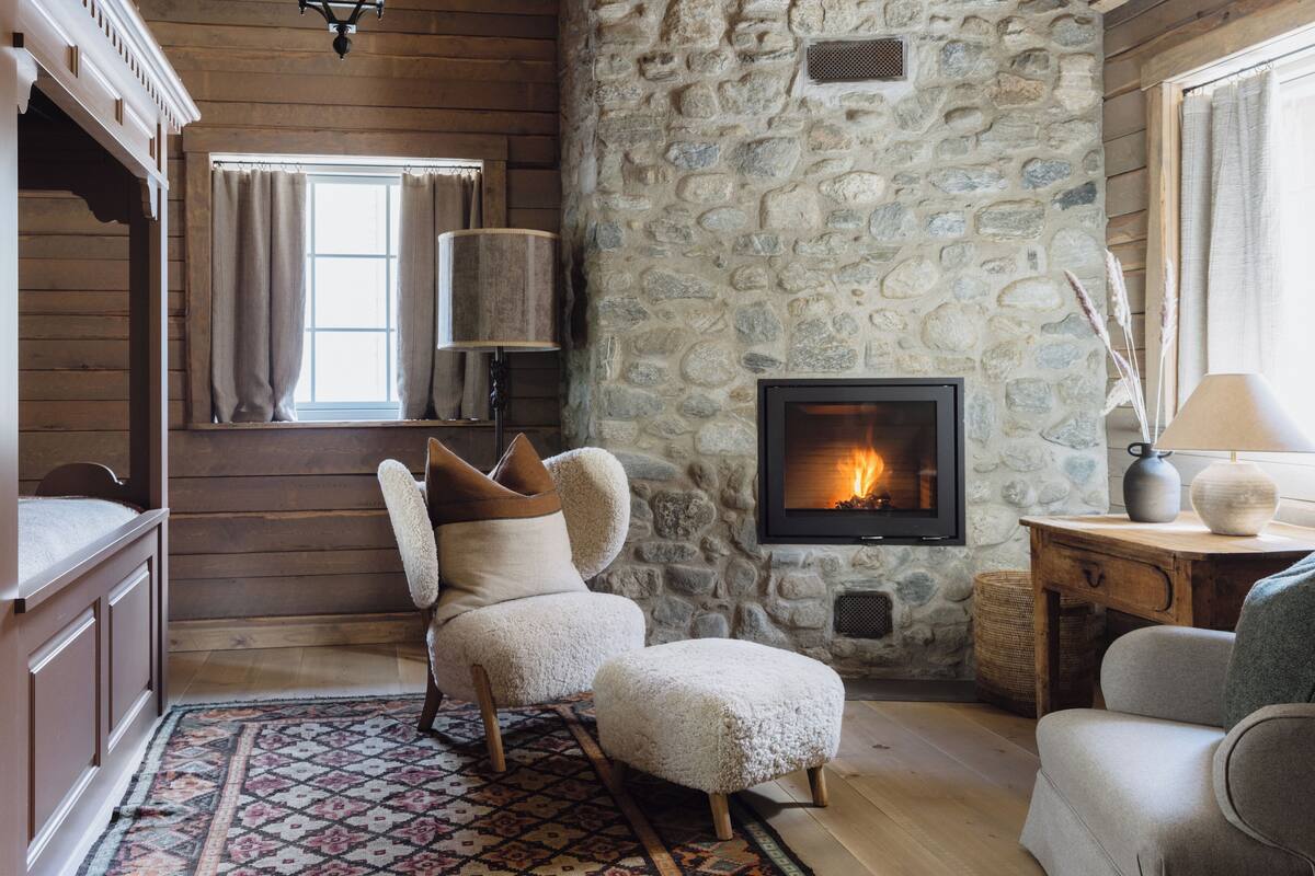 Traditional Suite, Garden View | Hypo-allergenic bedding available, WiFi (free), individually decorated