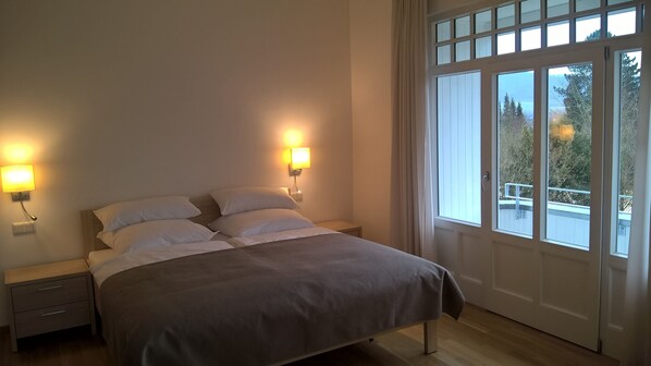1 bedroom, premium bedding, in-room safe, desk
