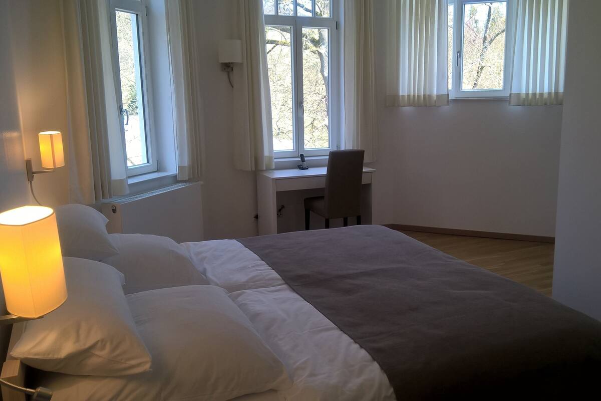 Appartement (G) | 1 slaapkamer, luxe beddengoed, een kluis op de kamer, een bureau