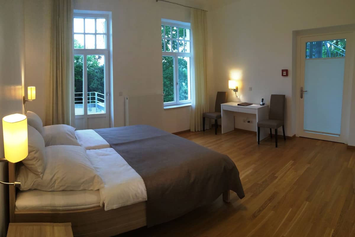 Appartement (B) | 1 slaapkamer, luxe beddengoed, een kluis op de kamer, een bureau