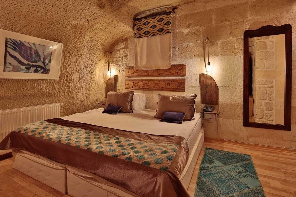 Comfort Double or Twin Room, Courtyard Area | Minibar, blackout drapes, soundproofing, iron/ironing board (on request)