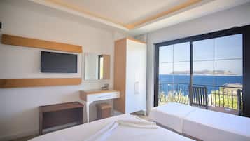 Double Room, Sea View | Minibar, desk, soundproofing, iron/ironing board