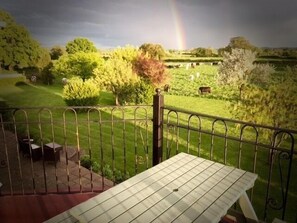 Executive Double Room, 1 King Bed, Balcony, Garden View | Individually decorated, individually furnished, iron/ironing board - The Moorhead Bed & Breakfast (Shrewsbury)