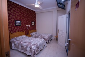 Zweibettzimmer, eigenes Bad