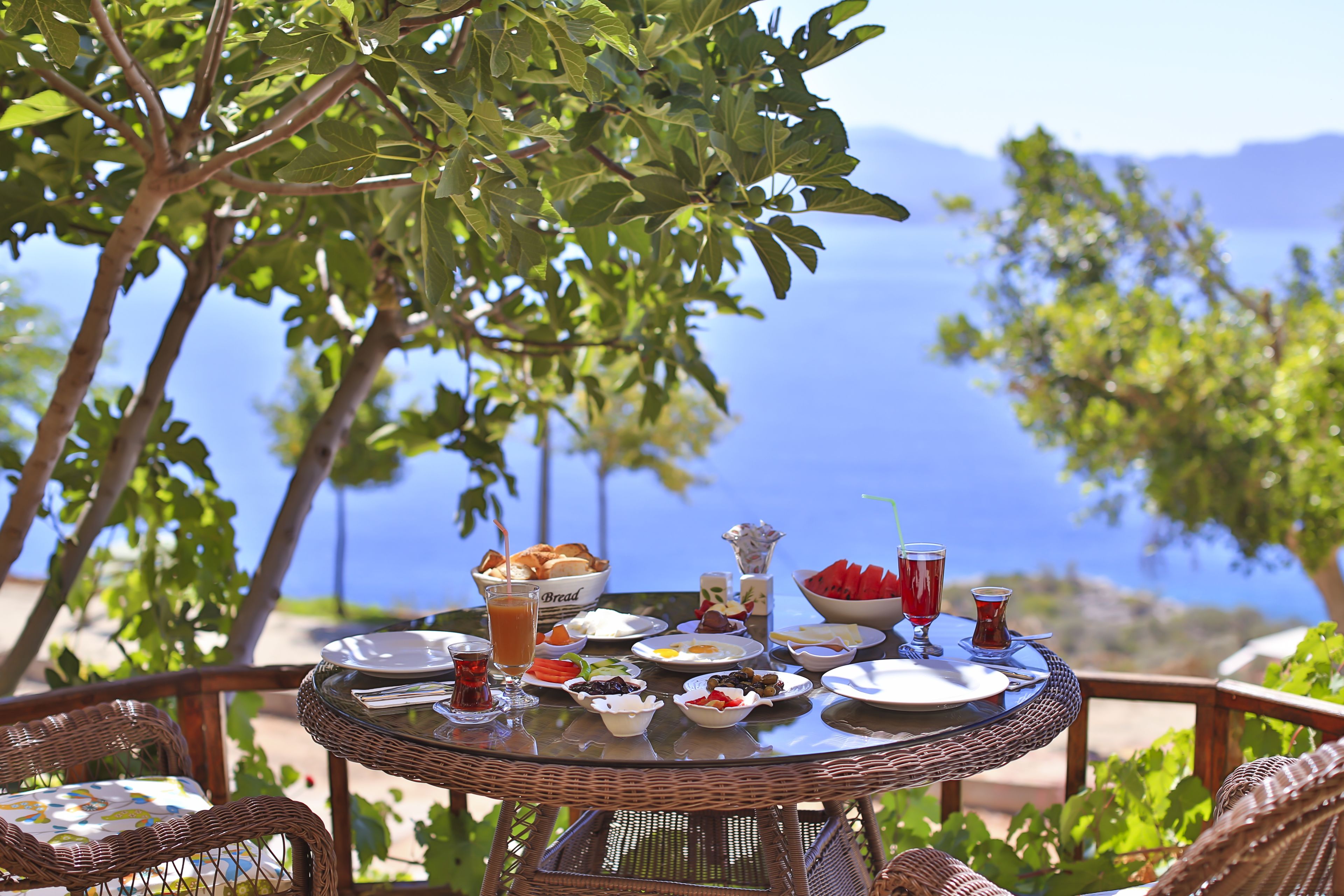 free local cuisine breakfast