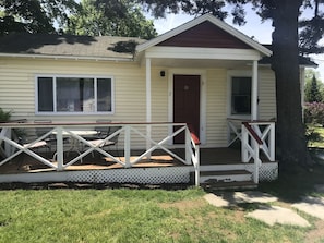 Cabin, 2 Bedrooms, Non Smoking, Refrigerator & Microwave | Terrace/patio