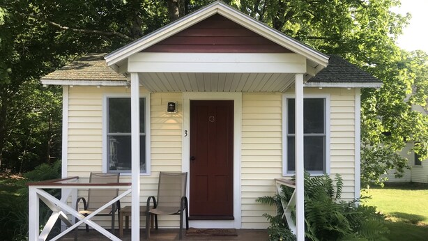 Economy Cabin, 1 Queen Bed, Non Smoking, Refrigerator & Microwave | Terrace/patio