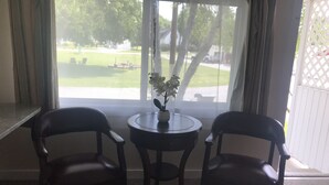 Room, 1 King Bed, Non Smoking, Refrigerator & Microwave