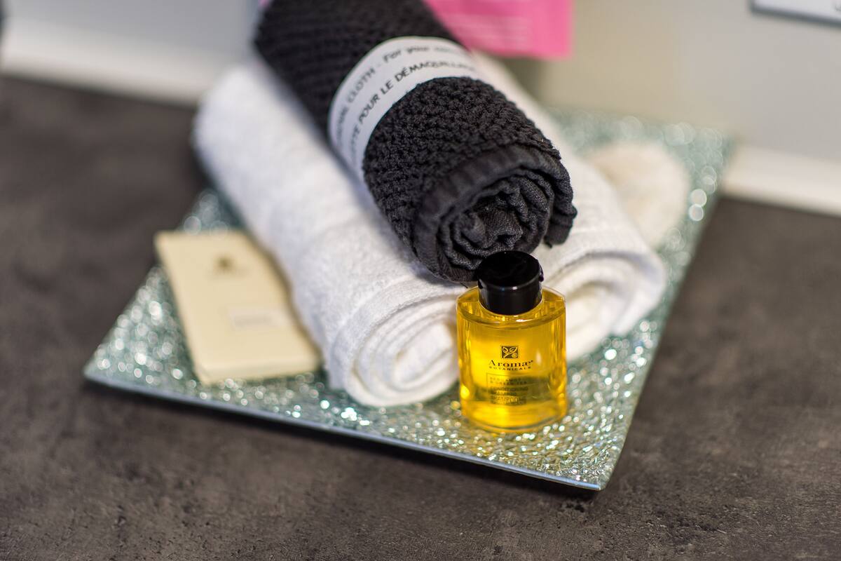 superior room, 2 double beds | bathroom amenities | combined shower/bathtub, hydromassage showerhead, hair dryer, towels