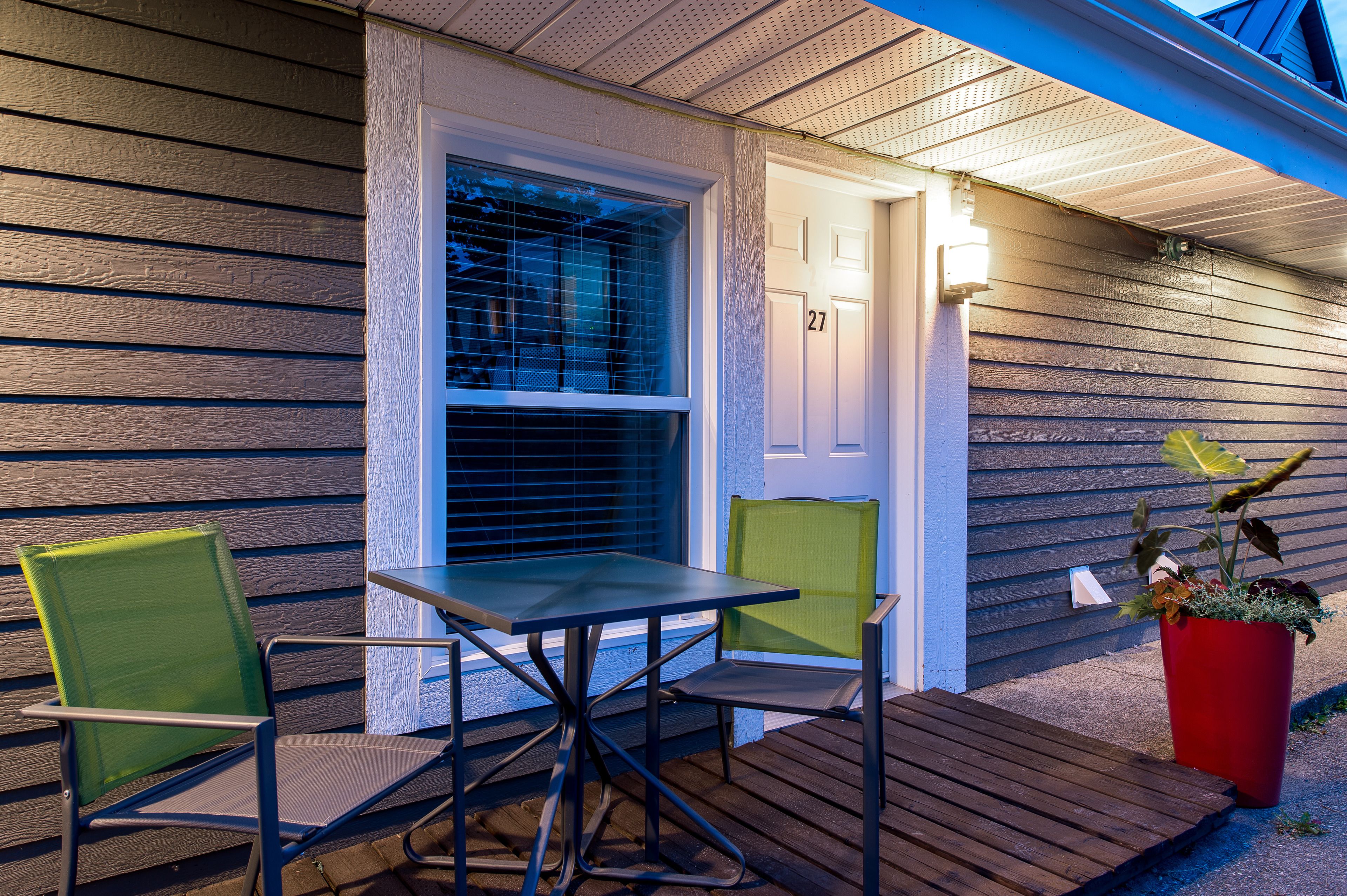 signature room, 1 queen bed | terrace/patio