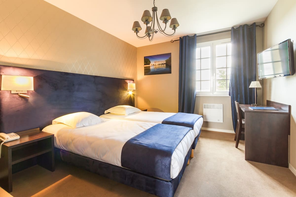 Comfort Twin Room | In-room safe, desk, blackout curtains, soundproofing