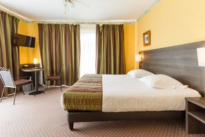 Chambre Signature double ou avec lits jumeaux | Coffre-fort, bureau, rideaux d’obscurcissement, système d’insonorisation