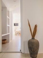 Ropa de cama de alta calidad y minibar 