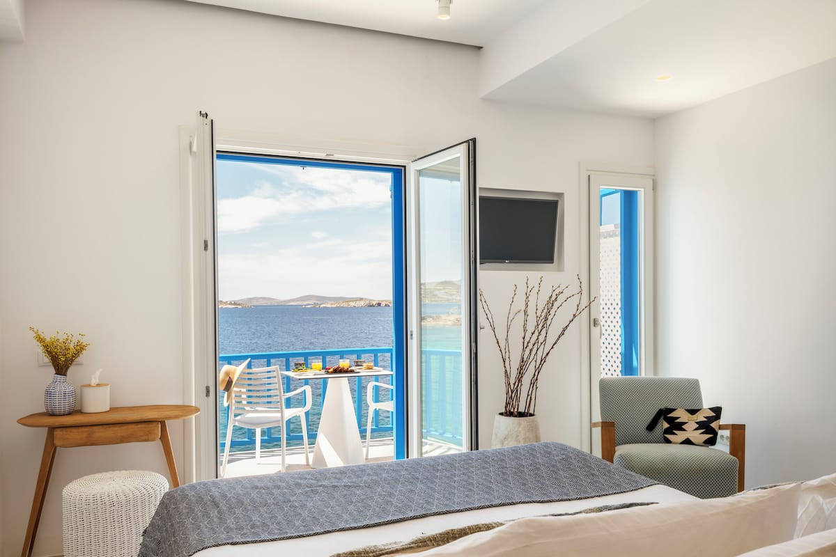 honeymoon suite, sea view | premium bedding, minibar, in-room safe, desk