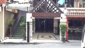 Mặt tiền nơi lưu trú