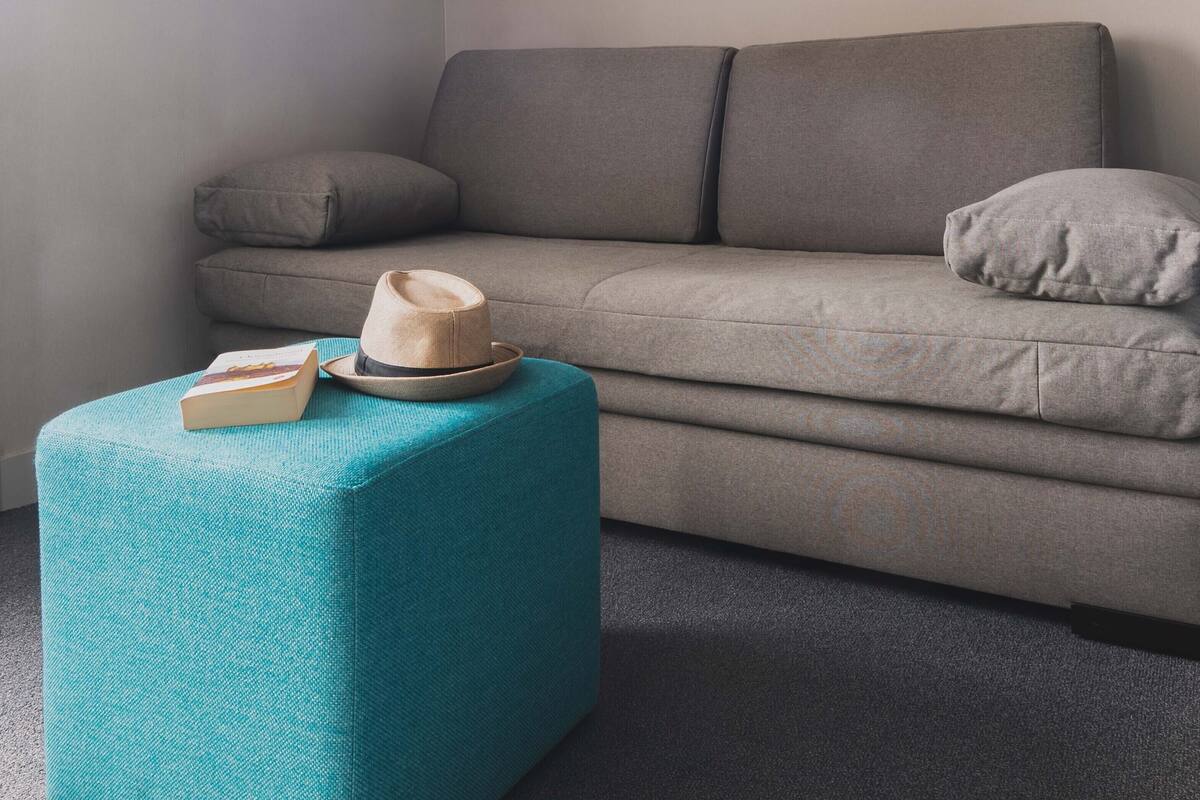 suite standard | living area | flat-screen tv, offices