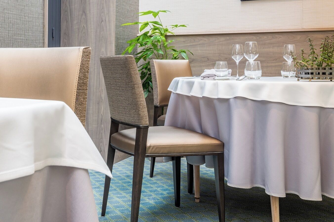 lunch and dinner served, french cuisine