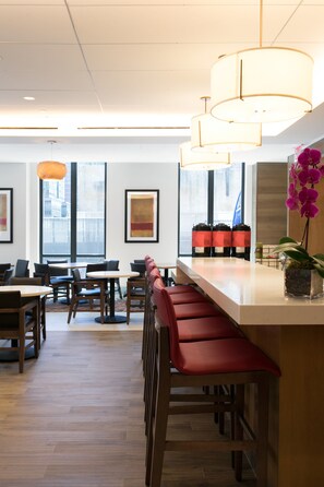 Bar (on property) - Hyatt House New York/Chelsea (New York)