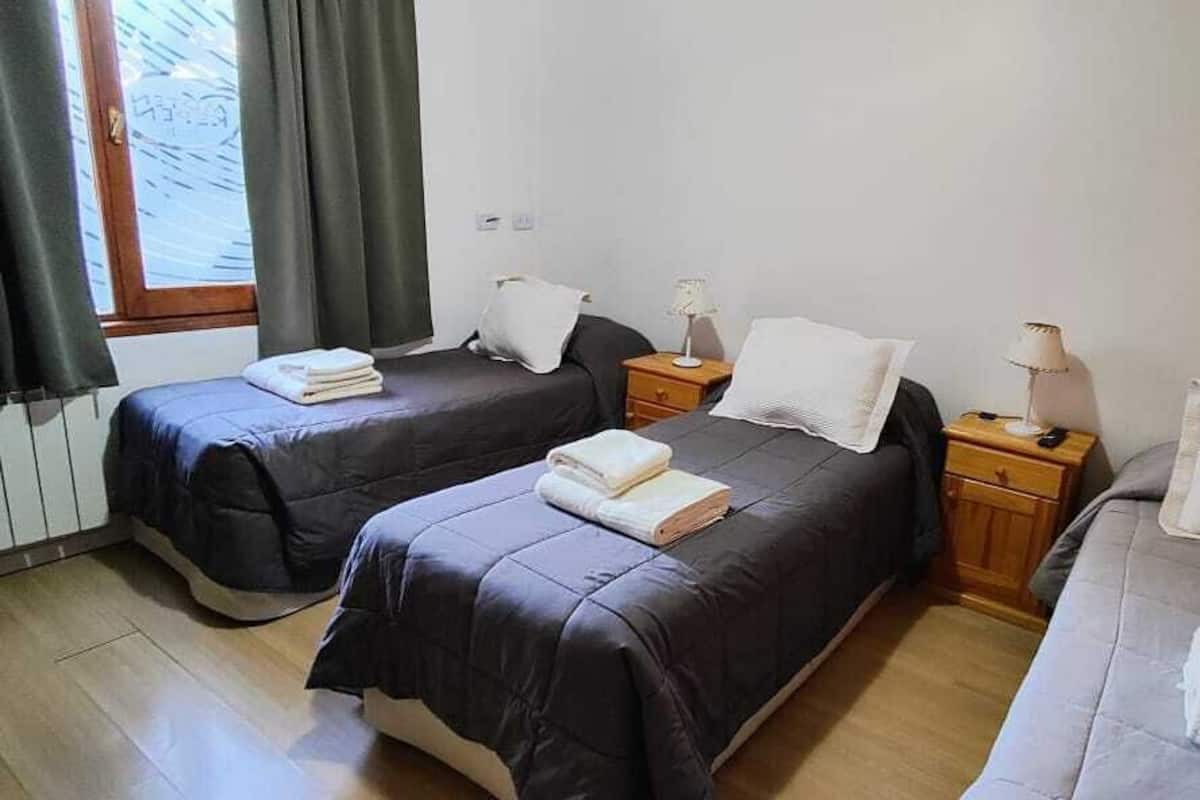 Dreibettzimmer (14) | Zimmersafe, kostenloses WLAN, Bettwäsche