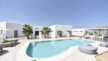 Seasonal outdoor pool, pool umbrellas, sun loungers