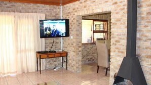 Standard House | Room amenity - Sea Cottage Rentals (Cape Town)