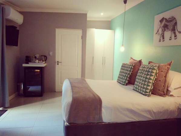 Studio (2) | Ylelliset vuodevaatteet, tallelokero huoneessa, työpöytä, ilmainen Wi-Fi