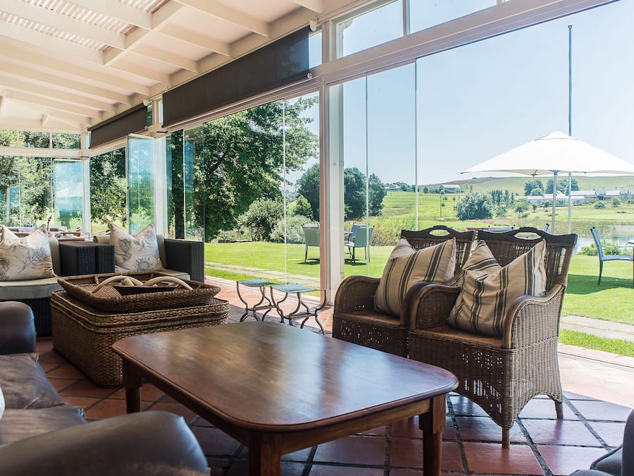 Coin salon dans le hall