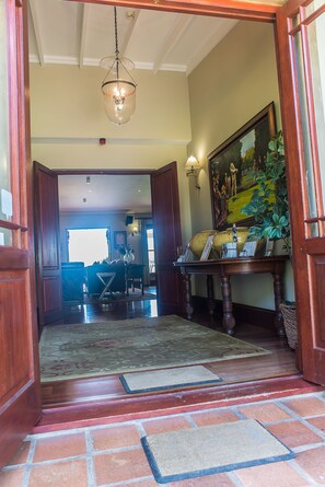 Interior entrance - Kwa Jabu Accommodation (Nottingham Road)