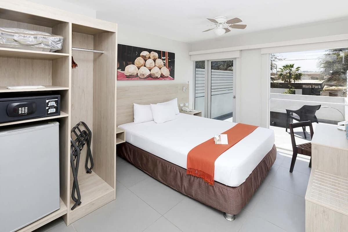 Minibar, in-room safe, desk, soundproofing