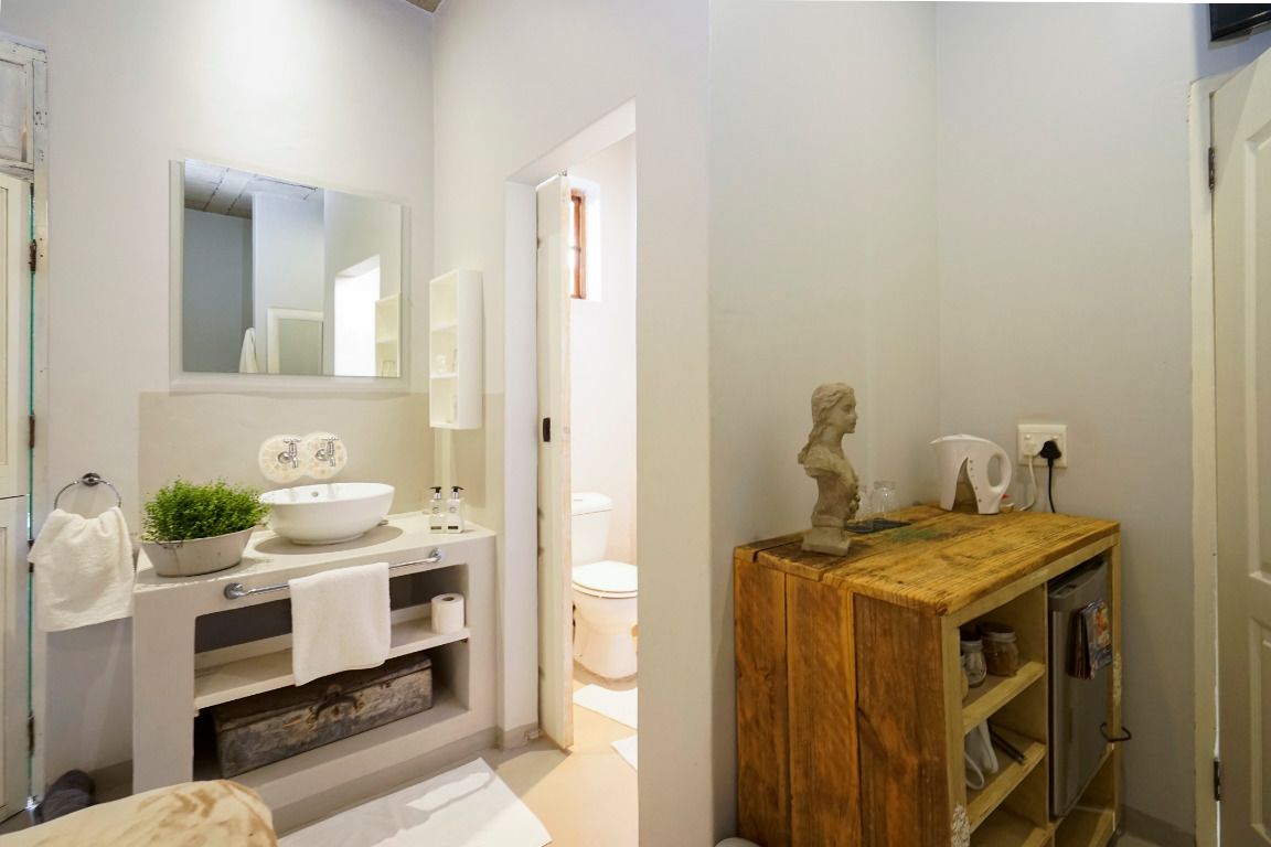 Habitació doble superior | Bany | Dutxa, articles de tocador gratuïts i tovalloles 