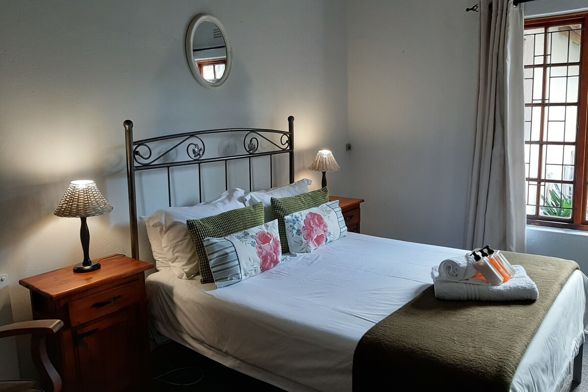 1 chambre, coffres-forts dans les chambres, bureau, Wi-Fi gratuit