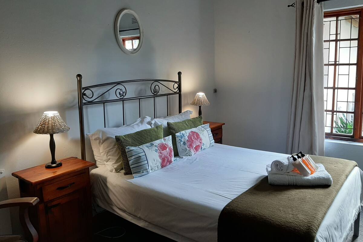 1 chambre, coffres-forts dans les chambres, bureau, Wi-Fi gratuit