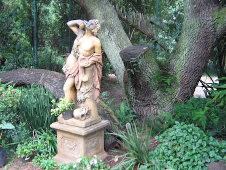 Garden. Villa Victoria Executive Guest House
