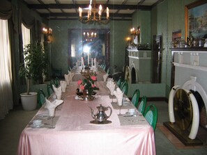 Dining - Villa Victoria Executive Guest House (Benoni)
