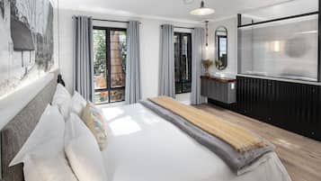 In-room safe, blackout curtains, iron/ironing board, free WiFi