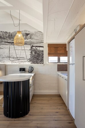 Caja de seguridad en la habitación y cortinas blackout