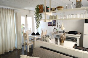 Standard-Studiosuite | Eigene Küche | Kühlschrank, Mikrowelle, Ofen, Herdplatte