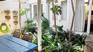 Standard Studio Suite | Terrace/patio