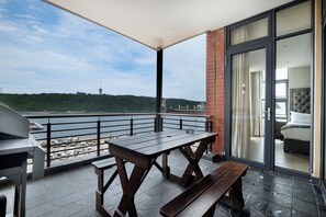 Deluxe Apartment, 2 Bedrooms, Harbor View, Beachfront | Terrace/patio - Point Waterfront Apartments (Durban)
