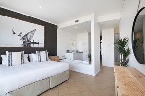 Comfort Apartment, 3 Bedrooms, Canal View, Beachfront | Premium bedding, individually decorated, individually furnished - Point Waterfront Apartments (Durban)