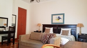1 Superior Twin | Minibar, in-room safe, individually decorated, individually furnished