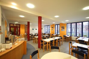 Free daily full breakfast 