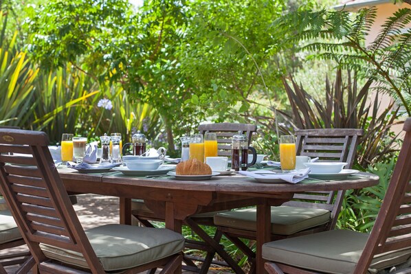 Tempat makan outdoor